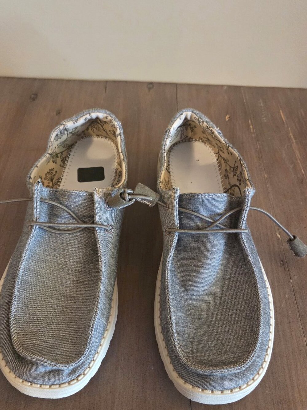 Hey Dude Wendy Stretch Slip-On Shoes Light Gray Chambray Women's 9